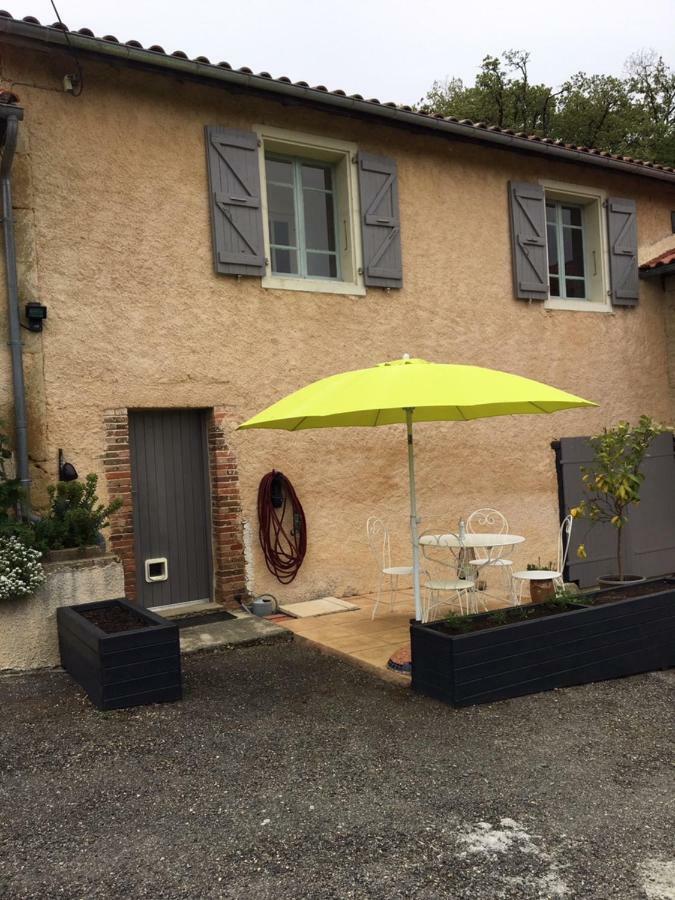 Gite Au Marron Seissan Exterior foto